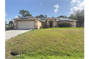 817 Holmes Ave, Lehigh Acres