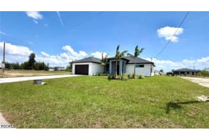 10 9th Street, Cape Coral, FL 33909 - MLS#2026021128
