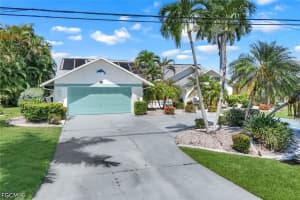 719 El Dorado Parkway, Cape Coral, FL 33914 - MLS#2026021388