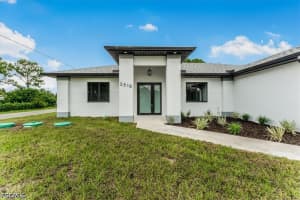 3914 14th Street, Lehigh Acres, FL 33976 - MLS#2026022042