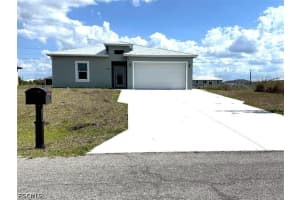 127 Carousel Ave, Labelle 127 Carousel Ave, Labelle
