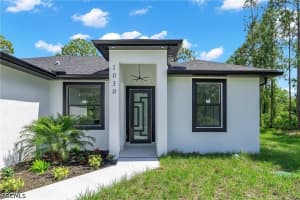 1030 Hunter St E, Lehigh Acres