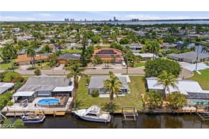 4425 N Canal Cir, North Fort Myers