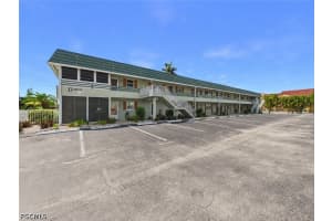 300 Valley Stream Drive, Naples, FL 34113 - MLS#2026023355