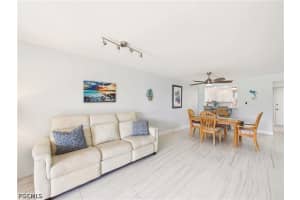 300 Valley Stream Drive, Naples, FL 34113 - MLS#2026023355