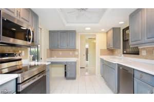 319 Reynolds Ct M12, Naples