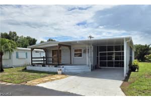 575 Winning Way, North Fort Myers, FL 33917 - MLS#2026023494