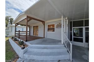 575 Winning Way, North Fort Myers, FL 33917 - MLS#2026023494