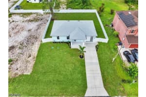 546 Louisville Street, Lehigh Acres, FL 33974 - MLS#2026023519