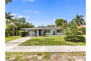 5521 Shaddelee Ln W, Fort Myers