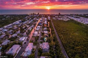 793 Jungle Queen Way, Longboat Key
