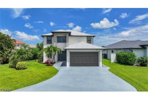 8355 Coral Dr, Fort Myers