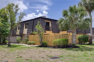 4047 Sandlewood Ln 3, Fort Myers