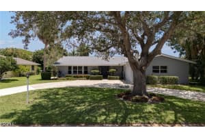 1347 Oaklawn Ct, Fort Myers