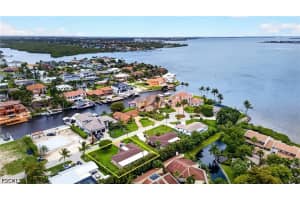 833 Town And River Drive, Fort Myers, FL 33919 - MLS#2026025005