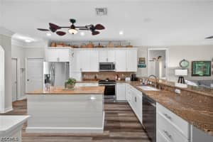 11138 Lakeland Circle, Fort Myers, FL 33913 - MLS#2026025153