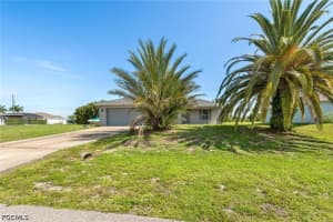 2049 Ne 25th St, Cape Coral