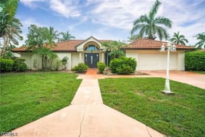 5231 Greenbriar Dr, Fort Myers