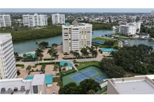 21 Bluebill Avenue, Naples, FL 34108 - MLS#2026026668
