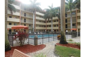 2121 Collier Ave APT 112, Fort Myers, FL 33901, Sold 04/16/15