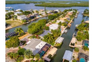 1 Glenview Manor Dr, Fort Myers Beach, FL 33931, Sold 04/22/16