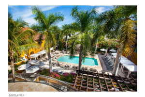 221 9th St S #104, Naples, FL 34102, Sold 10/05/15