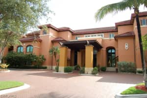 221 9th St S #218, Naples, FL 34102, Sold 12/01/15