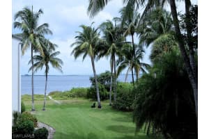 200 Periwinkle Way UNIT 221, Sanibel, FL 33957, Sold 11/16/15