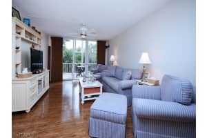 200 Periwinkle Way UNIT 221, Sanibel, FL 33957, Sold 11/16/15