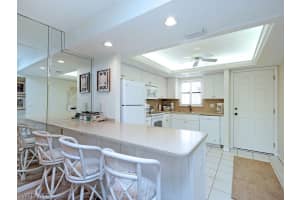 2737 W Gulf Dr UNIT 113, Sanibel, FL 33957, Sold 09/22/17
