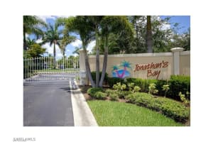 6060 Jonathans Bay Cir APT 302, Fort Myers, FL 33908, Sold 12/23/15