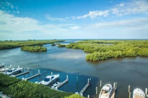 445 Dockside Dr, Naples, FL 34110, Sold 04/04/16