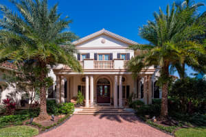 1527 Galleon Dr, Naples, FL 34102, Sold 01/03/17