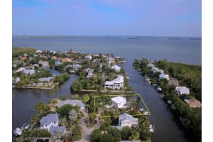 1688 Hibiscus Dr, Sanibel, FL 33957, Sold 04/06/16