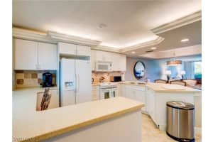200 Periwinkle Way UNIT 113, Sanibel, FL 33957, Sold 02/29/16