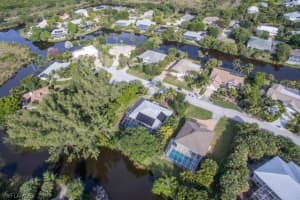 693 Emeril Ct, Sanibel, FL 33957, Sold 02/18/16