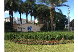 536 Lake Louise Cir, Naples, FL 34110, Sold 08/25/16