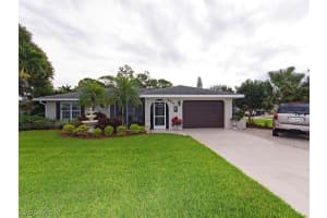 4811 Palmetto Terrace, Estero, FL 33928, Sold 03/28/16