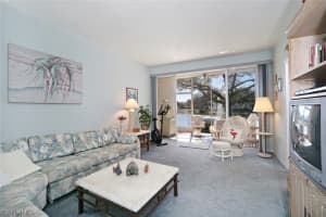760 Wiggins Lake Dr, Naples, FL 34110, Sold 04/26/16