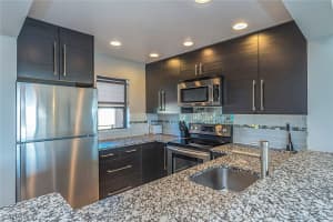 801 River Point Dr, Naples, FL 34102, Sold 04/29/16