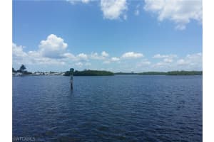 30 Doubloon Way, Fort Myers Beach, FL 33931, Sold 02/27/17