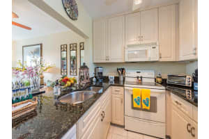 805 River Point Dr, Naples, FL 34102, Sold 01/19/17