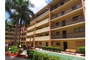 2121 Collier Ave APT 119, Fort Myers, FL 33901, Sold 08/31/16