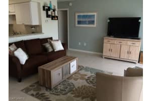 879 SE 46th Ln APT 8, Cape Coral, FL 33904, Sold 10/17/16