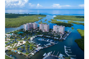 425 Dockside Dr, Naples, FL 34110, Sold 12/12/19