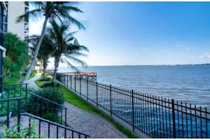 1900 Virginia Ave APT 401, Fort Myers, FL 33901, Sold 04/26/17