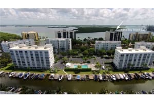 4263 Bay Beach Ln APT 313, Fort Myers Beach, FL 33931, Sold 01/13/17