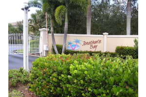6091 Jonathans Bay Cir APT 201, Fort Myers, FL 33908, Sold 11/10/16