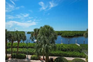 435 Dockside Dr, Naples, FL 34110, Sold 03/31/17