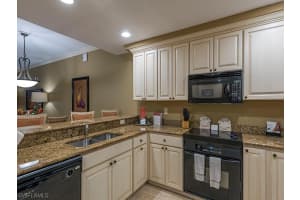 221 9th St S, Naples, FL 34102, Sold 05/01/17